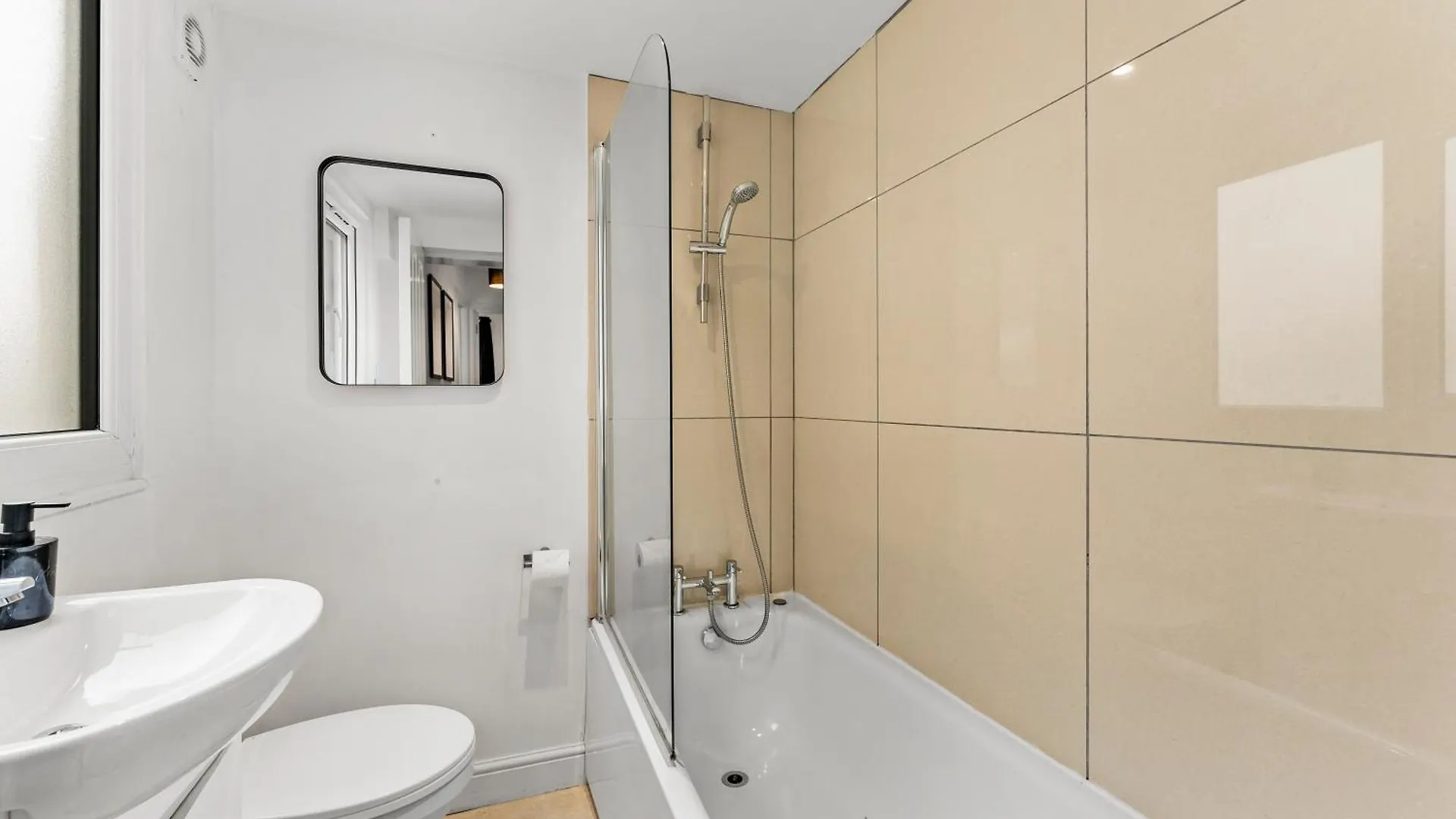 Stylish 3 Bed Flat In Brighton - Sleeps 8 Apartment United Kingdom