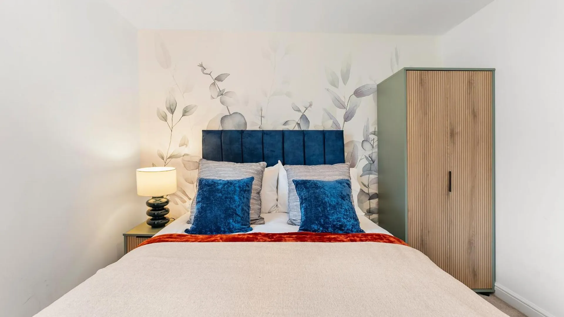Stylish 3 Bed Flat In Brighton - Sleeps 8 Apartment