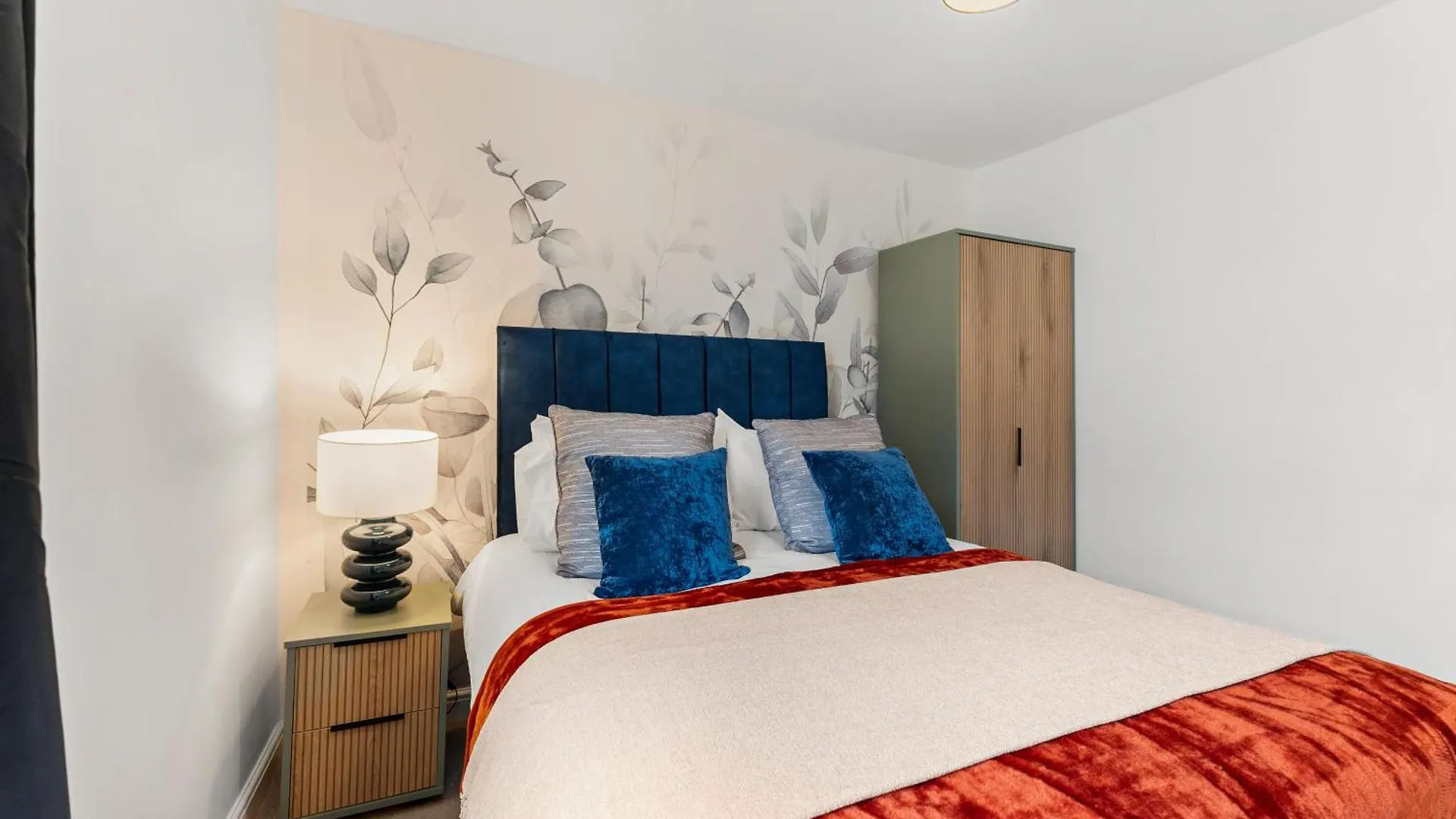 Stylish 3 Bed Flat In Brighton - Sleeps 8 Apartment 0*,