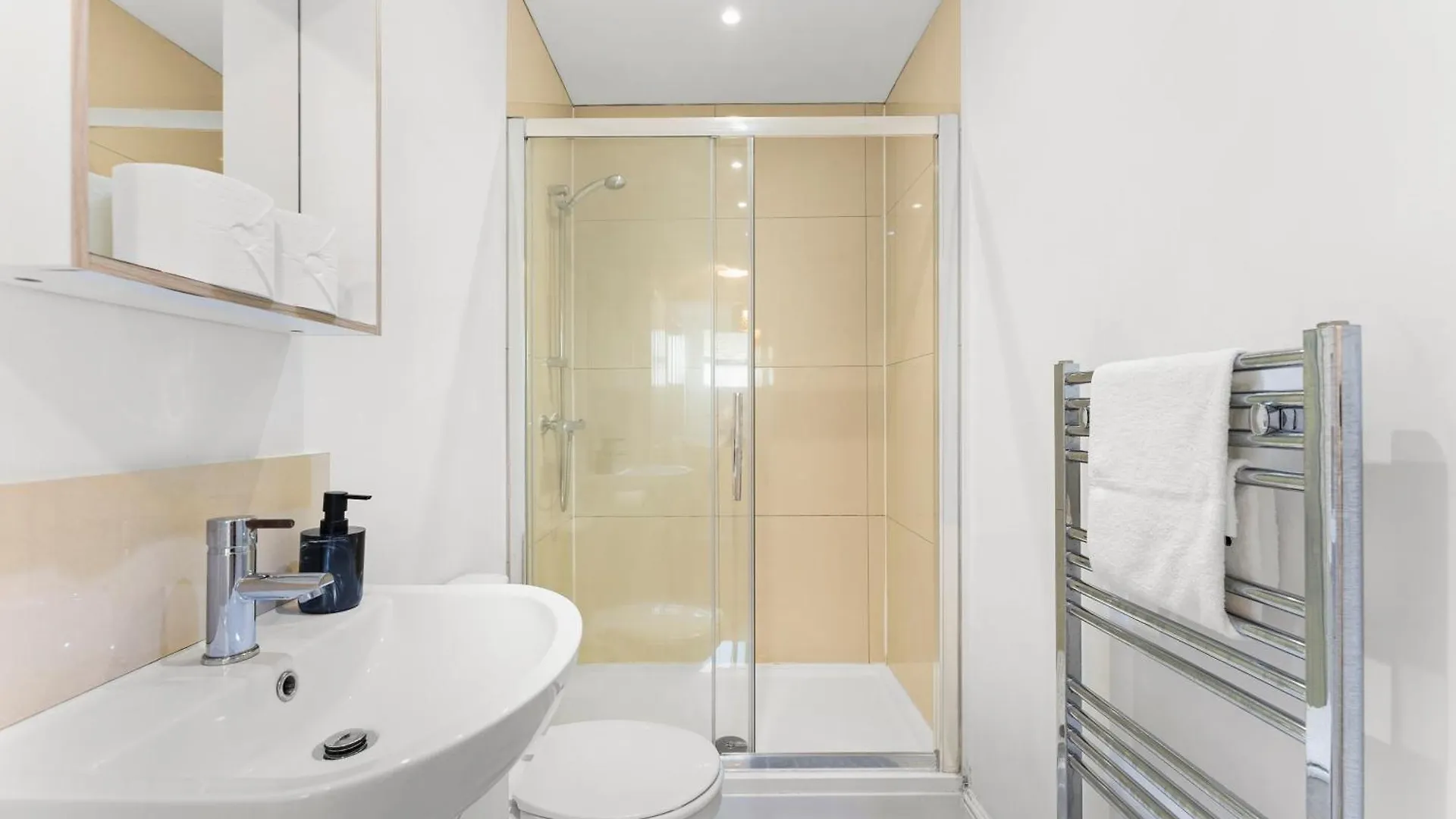 Stylish 3 Bed Flat In Brighton - Sleeps 8 Apartment